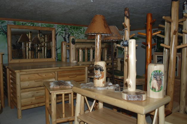 Cedar Log Showroom - image