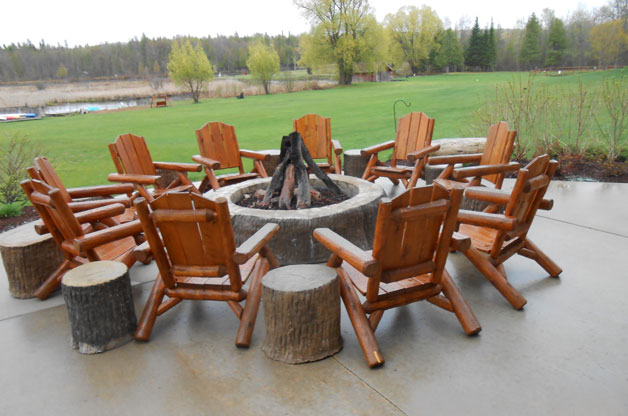 Cedar Outdoor Log Furniture Tables, Outdoor Log Furniture Ideas